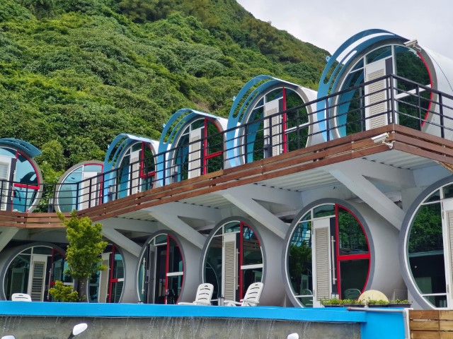 知本>台東富岡漁港>綠島 | 一個女生台灣四極逆走機車環島遊 | 旅遊 露營 跑山 跑步 運動 水上活動 | Hidy Chan | hidychan.com