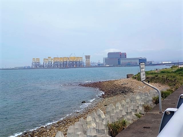 八里>觀音>新竹 | 一個女生台灣四極逆走機車環島遊 | 旅遊 露營 跑山 跑步 運動 水上活動 | Hidy Chan | hidychan.com