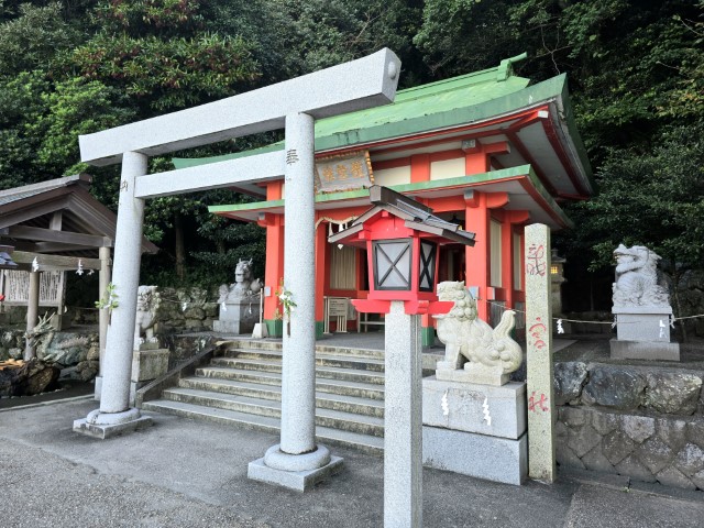 夫婦岩 | 槍ヶ岳 • 名古屋 • 伊勢 • 志摩 | 旅遊 露營 跑山 跑步 運動 水上活動 | Hidy Chan | hidychan.com