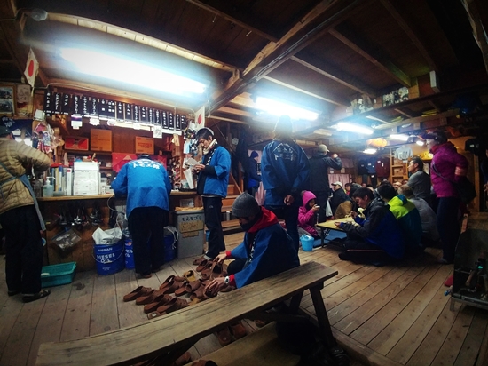 D2: 登上日本第一神山<<富士山>> | 自己一人出走挑戰日本神山之旅 | 旅遊 露營 跑山 跑步 運動 水上活動 | Hidy Chan | hidychan.com